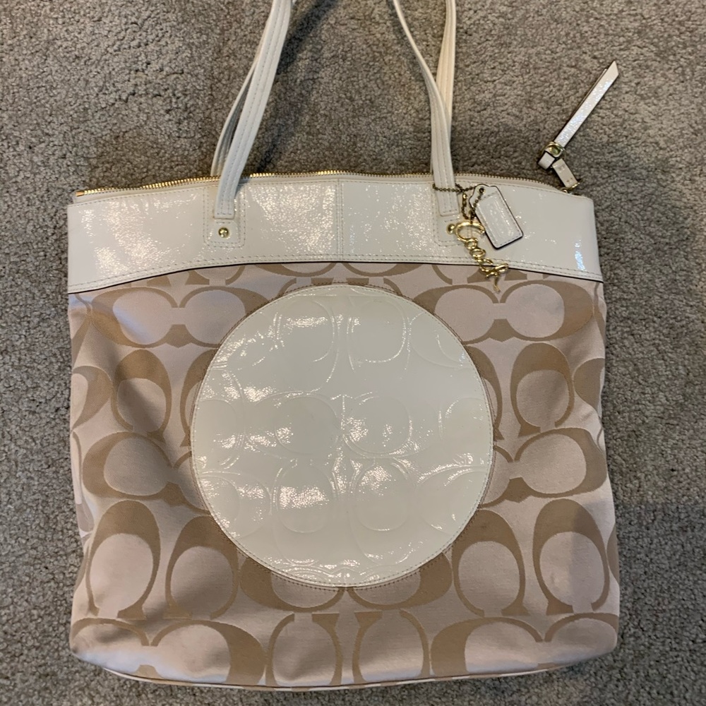 Patent Coach shoulder bag Laura tote